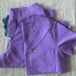 Figs Lilac Dawn Scrub top